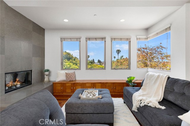 Detail Gallery Image 5 of 20 For 1542 Manhattan Beach Bld, Manhattan Beach,  CA 90266 - 4 Beds | 4 Baths