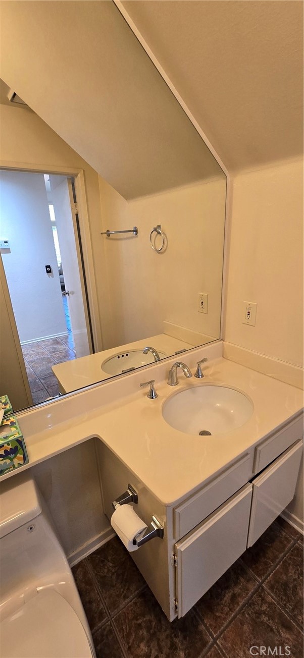 Detail Gallery Image 8 of 32 For 50 Almador, Irvine,  CA 92614 - 3 Beds | 2/1 Baths