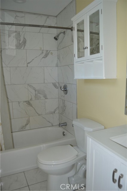 24758 Chestnut St, Newhall CA: https://media.crmls.org/medias/869793be-4351-4c2f-8399-0cf169eb676f.jpg