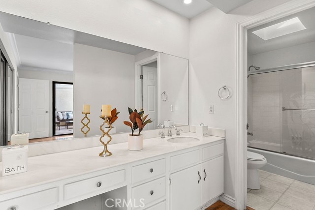 21 Morena, Irvine CA: https://media.crmls.org/medias/8697e159-b3f1-4ff9-a522-4bb510fc9d30.jpg