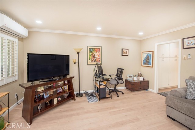 611 S La Veta Park Circle, Orange CA: https://media.crmls.org/medias/8697e6c0-7f5c-4030-8d8c-0044f2c0231f.jpg