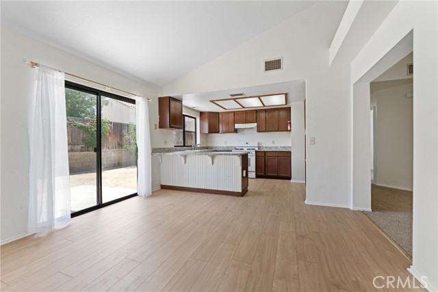Detail Gallery Image 5 of 28 For 2258 Gregory Ave, Palmdale,  CA 93550 - 3 Beds | 2 Baths