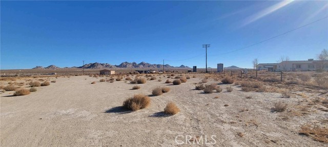 Detail Gallery Image 4 of 5 For 11651 Camp Rock Rd, Lucerne Valley,  CA 92356 - 2 Beds | 2 Baths