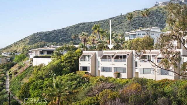 Detail Gallery Image 10 of 36 For 21751 Ocean Vista Dr, Laguna Beach,  CA 92651 - 3 Beds | 2/1 Baths