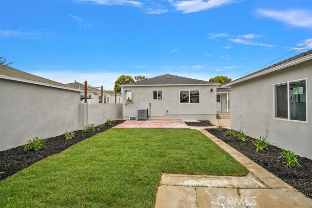 8021 West Boulevard, Inglewood CA: https://media.crmls.org/medias/869a337a-0884-4155-a05e-a8decc8c783f.jpg