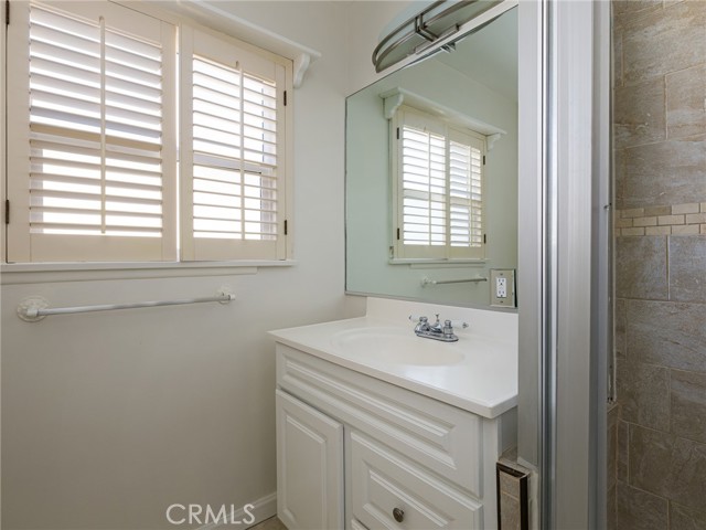 Detail Gallery Image 28 of 37 For 7024 Alverstone, Los Angeles,  CA 90045 - 3 Beds | 2 Baths