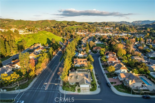 Detail Gallery Image 5 of 50 For 5684 Grey Rock Rd, Agoura Hills,  CA 91301 - 4 Beds | 3/1 Baths