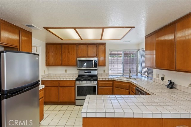 Detail Gallery Image 28 of 56 For 2450 via Pacifica, Corona,  CA 92882 - 4 Beds | 3 Baths