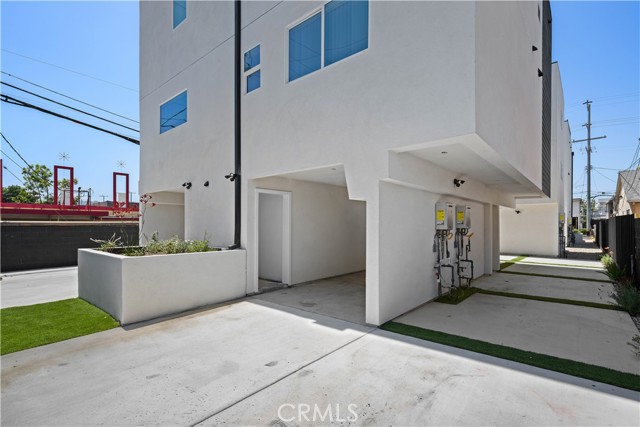 Detail Gallery Image 16 of 69 For 5218 Auckland Ave, Toluca Lake,  CA 91601 - – Beds | – Baths