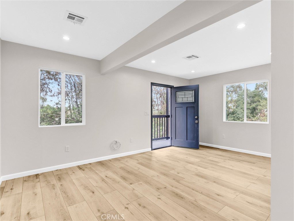 MLS #SR25276132 image #4