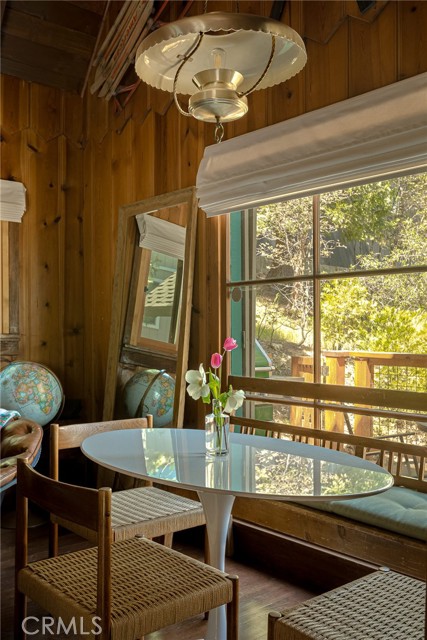 Detail Gallery Image 14 of 35 For 300 Hillside Rd, Lake Arrowhead,  CA 92352 - 3 Beds | 2 Baths