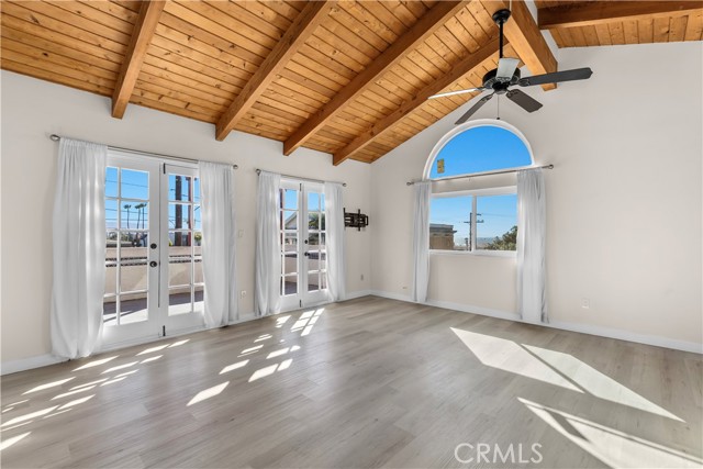 Detail Gallery Image 21 of 25 For 207 16th St, Hermosa Beach,  CA 90254 - 2 Beds | 2 Baths