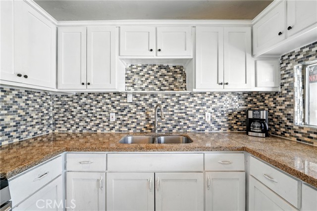 Detail Gallery Image 5 of 22 For 10333 Capistrano Ave, South Gate,  CA 90280 - 2 Beds | 2 Baths