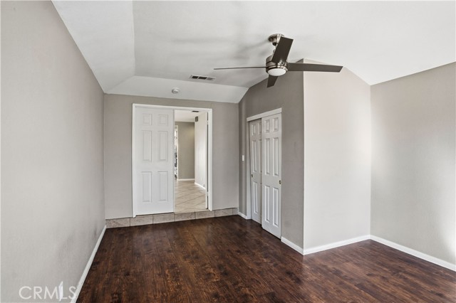 Detail Gallery Image 9 of 42 For 30221 Channel Way, Canyon Lake,  CA 92587 - 3 Beds | 2 Baths