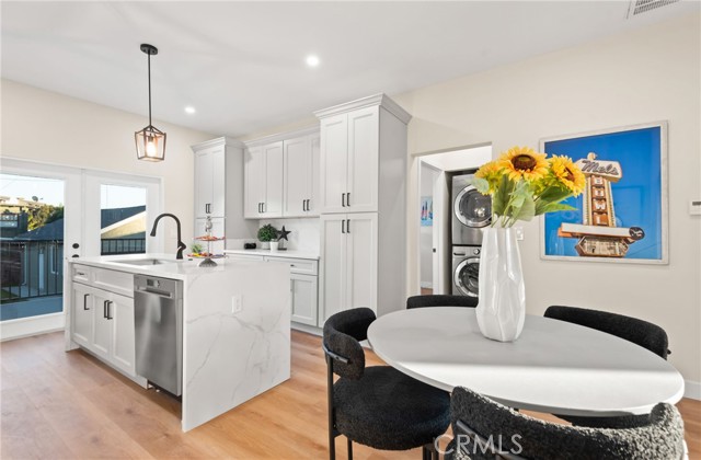 Detail Gallery Image 12 of 37 For 5414 Hillcrest, Los Angeles,  CA 90043 - 3 Beds | 2 Baths