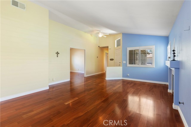 23998 Via Astuto, Murrieta CA: https://media.crmls.org/medias/869f393a-44cc-44fb-9b58-f9aac8fb8628.jpg