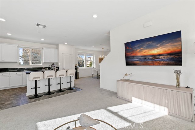 Detail Gallery Image 8 of 35 For 16746 Stags Leap, Fontana,  CA 92336 - 4 Beds | 3 Baths