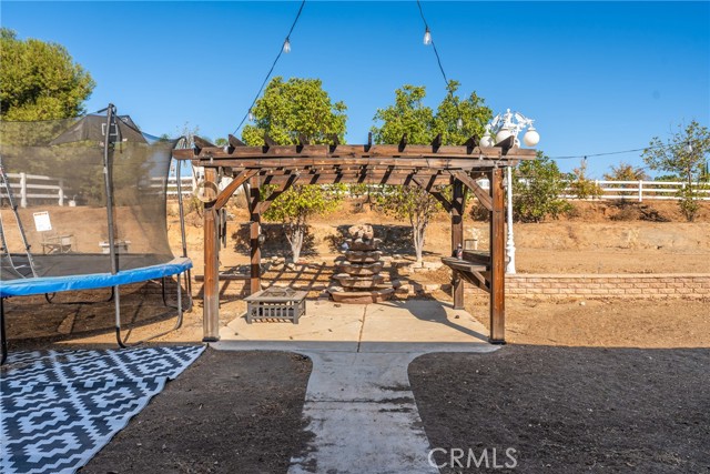 Detail Gallery Image 37 of 39 For 16948 Edge Gate Dr, Riverside,  CA 92504 - 3 Beds | 4 Baths