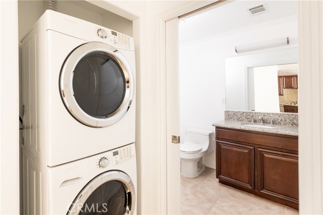 Detail Gallery Image 5 of 14 For 709 S Manhattan Pl #401,  Los Angeles,  CA 90005 - 3 Beds | 2/1 Baths