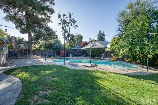 Detail Gallery Image 15 of 29 For 6384 E Lowe Ave, Fresno,  CA 93727 - 3 Beds | 2 Baths