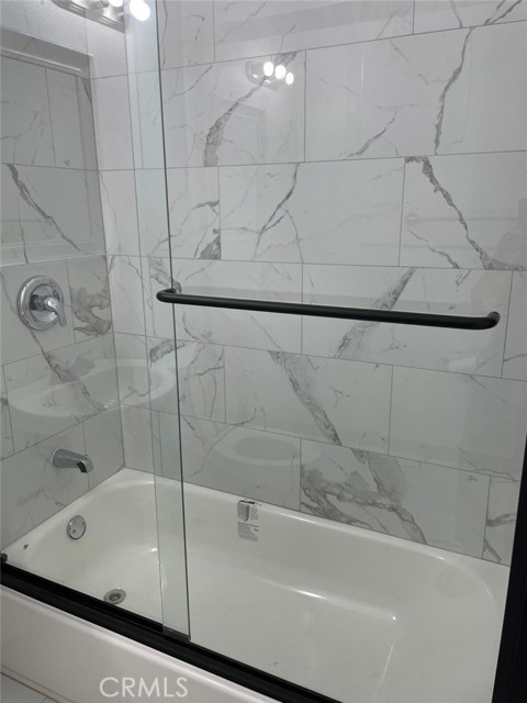 Detail Gallery Image 11 of 20 For 1040 Gardenia Ave, Long Beach,  CA 90813 - 8 Beds | 4 Baths
