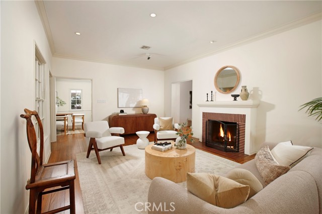 Detail Gallery Image 4 of 35 For 1624 Santa Barbara Ave, Glendale,  CA 91208 - 4 Beds | 3 Baths