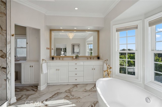 Detail Gallery Image 22 of 41 For 5 Hillsborough, Newport Beach,  CA 92660 - 4 Beds | 4/1 Baths