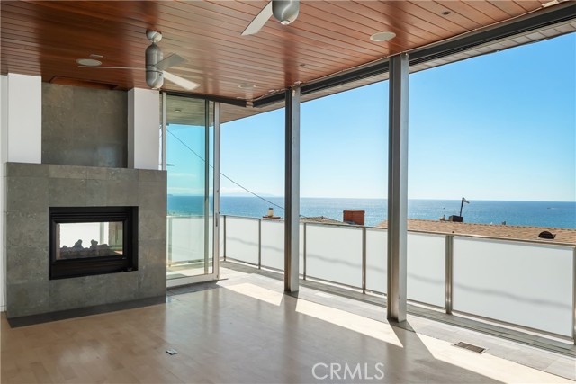 Detail Gallery Image 2 of 23 For 3316 Crest Dr, Manhattan Beach,  CA 90266 - 3 Beds | 3/1 Baths
