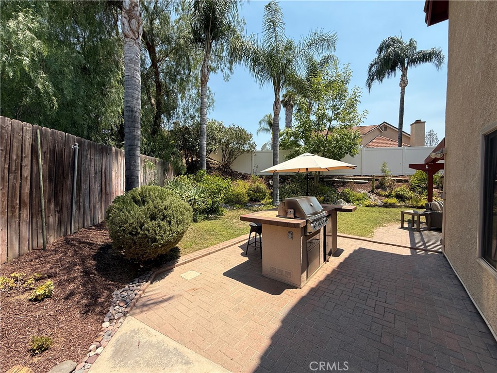 https://media.crmls.org/medias/86a53a59-5337-418a-9265-ef1e5dcffff0.jpg?preset=X-Large