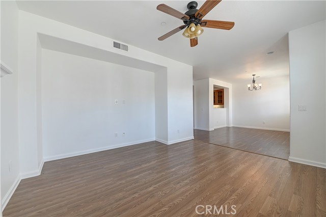 Detail Gallery Image 11 of 49 For 26335 Iris Ave #D,  Moreno Valley,  CA 92555 - 3 Beds | 3 Baths