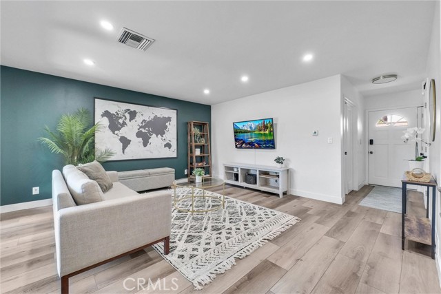 14142 Via Posada, Tustin CA: https://media.crmls.org/medias/86a76342-fb45-4e72-951a-bfbbd5bfeef9.jpg