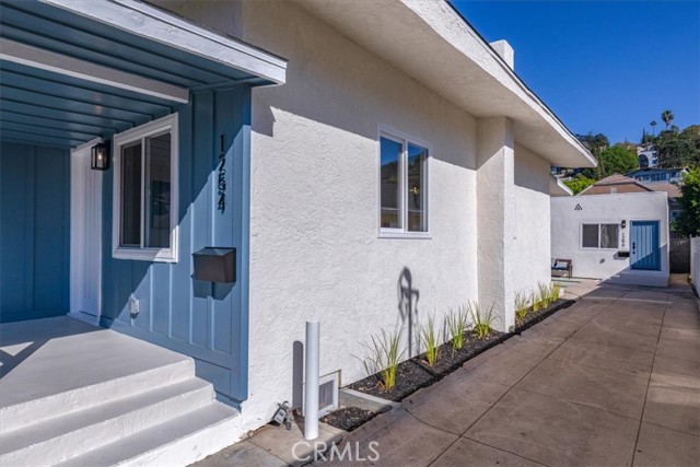 1254 Sanborn Avenue, Los Angeles CA: https://media.crmls.org/medias/86a76fd4-cada-4b2a-85e0-3d1e881a01ab.jpg