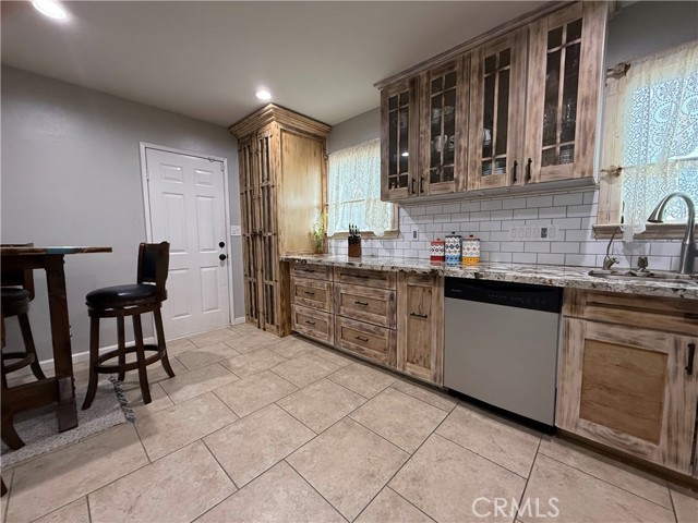 Detail Gallery Image 9 of 28 For 44515 Fern Ave, Lancaster,  CA 93534 - 2 Beds | 1 Baths