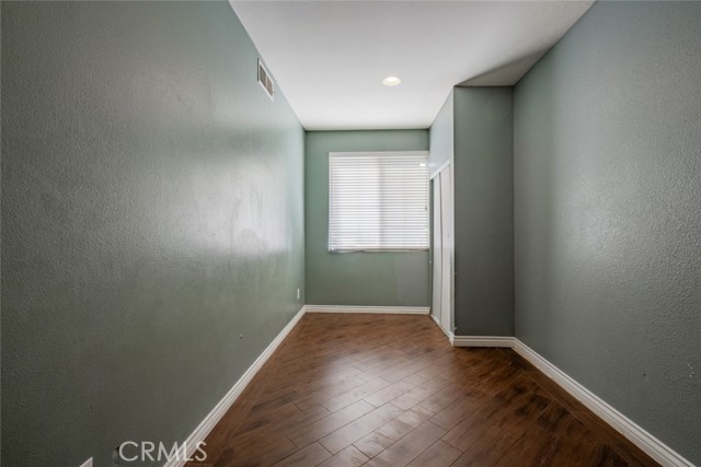 Detail Gallery Image 8 of 36 For 6349 Catania Ct, Palmdale,  CA 93552 - 6 Beds | 2/1 Baths