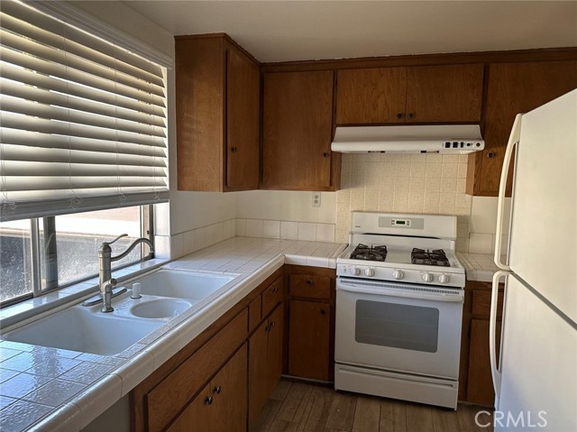 Detail Gallery Image 3 of 7 For 940 Fairview Ave #6,  Arcadia,  CA 91007 - 2 Beds | 2 Baths