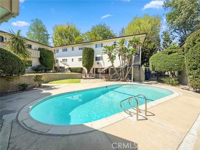 Detail Gallery Image 22 of 25 For 305 Raymondale Dr #L,  South Pasadena,  CA 91030 - 2 Beds | 1 Baths
