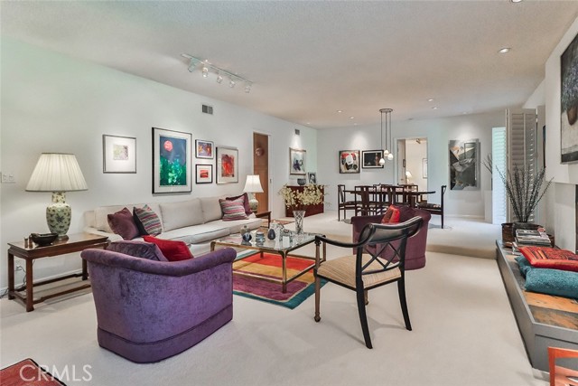 9845 Encino Avenue, Northridge CA: https://media.crmls.org/medias/86aac18c-b716-4fb4-967b-8d7d79729be5.jpg