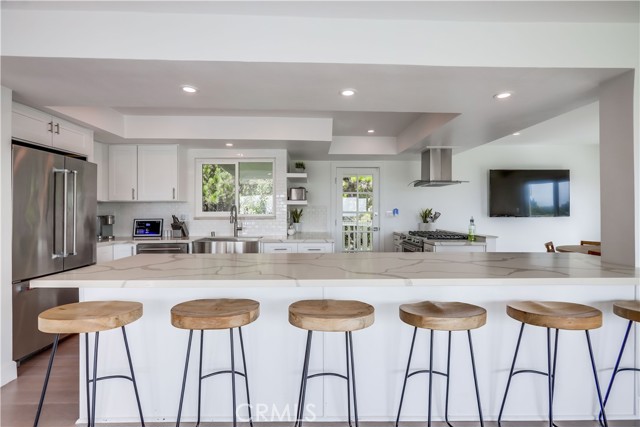 605 E Avenida San Juan, San Clemente CA: https://media.crmls.org/medias/86ab6b6b-69cb-4290-80dd-9025f142394c.jpg