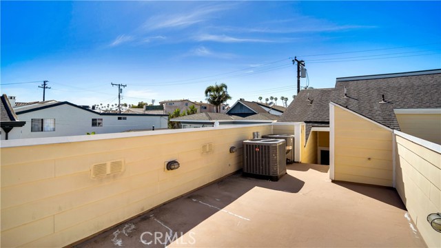Detail Gallery Image 28 of 30 For 431 Iris Ave, Corona Del Mar,  CA 92625 - 3 Beds | 3 Baths