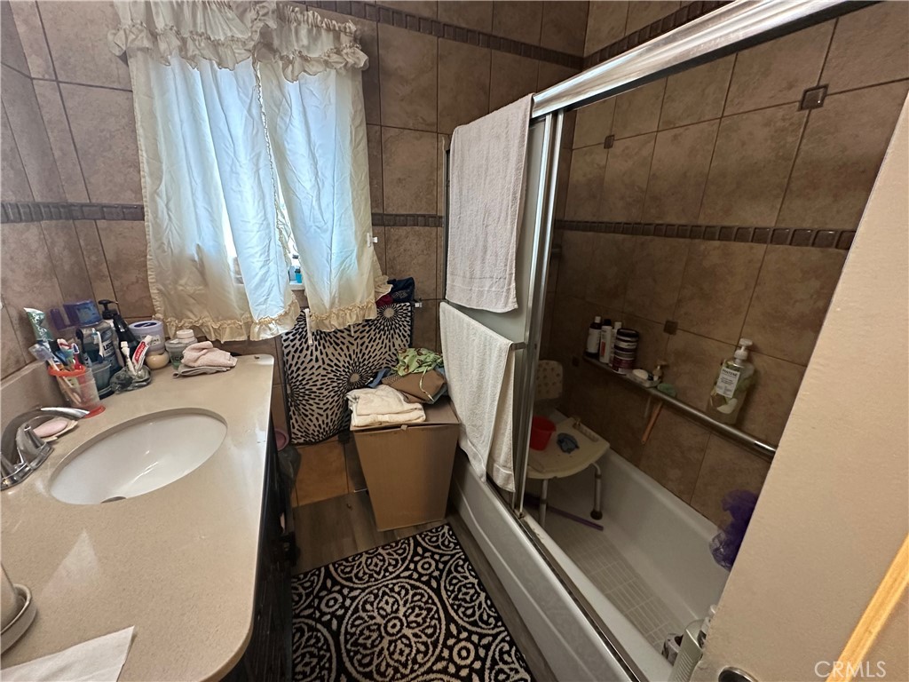 https://media.crmls.org/medias/86abc00a-c19f-44c4-aad3-9cf09feaf974.jpg?preset=X-Large