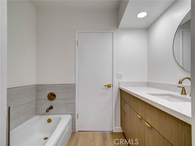 4915 Tyrone, 325 photo 31
