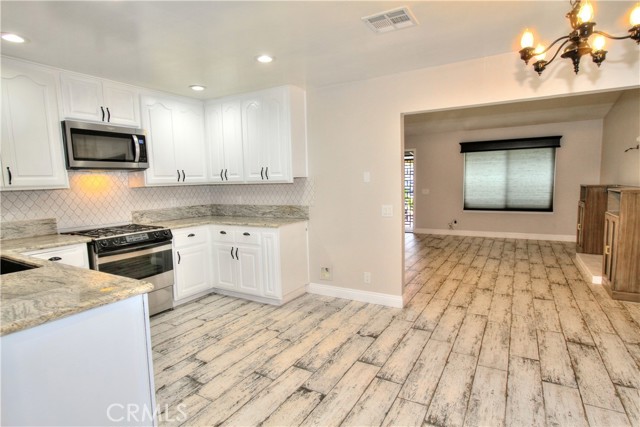 Detail Gallery Image 2 of 21 For 16516 E Bellbrook St, Covina,  CA 91722 - 3 Beds | 2 Baths