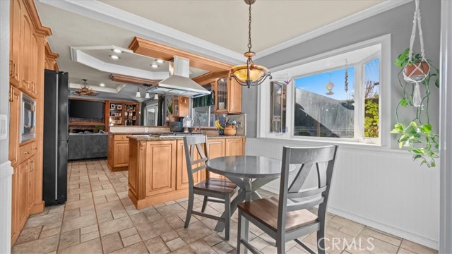 Detail Gallery Image 13 of 46 For 1931 Eloise Way, Upland,  CA 91784 - 4 Beds | 2 Baths