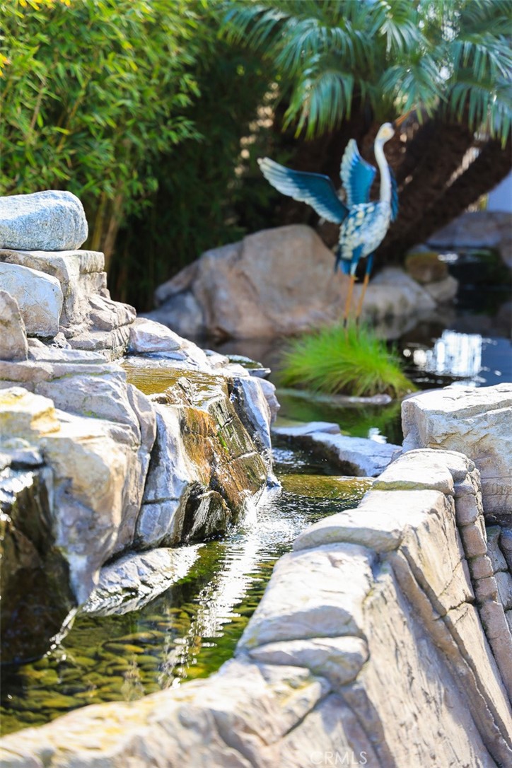 https://media.crmls.org/medias/86ade0c3-1c4a-4549-b0e1-1ca5dcbbdc57.jpg?preset=X-Large