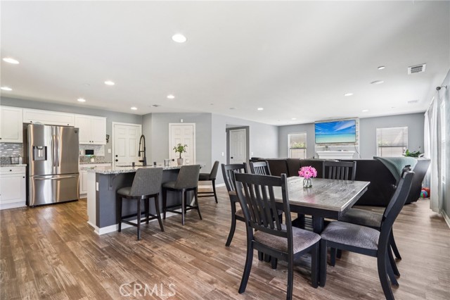 Detail Gallery Image 7 of 28 For 37522 Citron Pl, Palmdale,  CA 93551 - 4 Beds | 2/1 Baths
