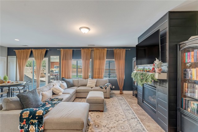 Detail Gallery Image 10 of 37 For 12936 Presidio, Victorville,  CA 92394 - 3 Beds | 2 Baths