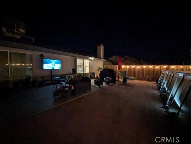 https://media.crmls.org/medias/86af6961-9853-4325-bdbb-d37282278c24.jpg?preset=X-Large