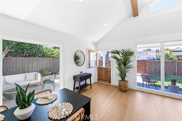 5309 E Appian Way, Long Beach CA: https://media.crmls.org/medias/86afccfa-cf9c-4040-a4bc-bb62facd14d9.jpg