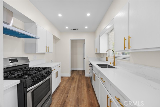 3125 Fillmore Avenue, Bakersfield CA: https://media.crmls.org/medias/86b07aa7-cf4e-4af3-b88d-5a5b3ecd727b.jpg