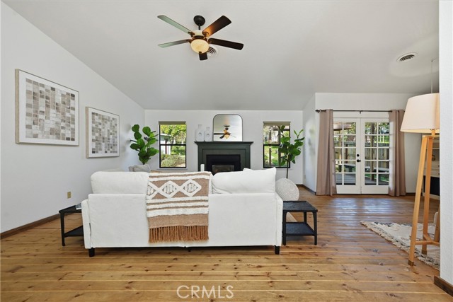 Detail Gallery Image 2 of 37 For 18752 North Shore, Hidden Valley Lake,  CA 95467 - 3 Beds | 2 Baths